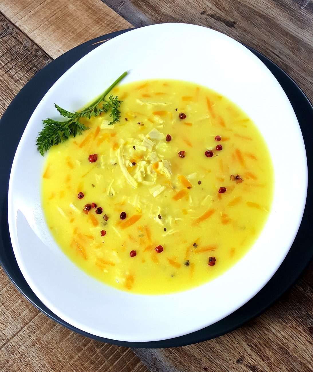 Reissuppe mit gebratenem Hähnchen