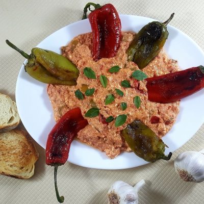 Tirana-Auflauf mit Paprika und Tomaten