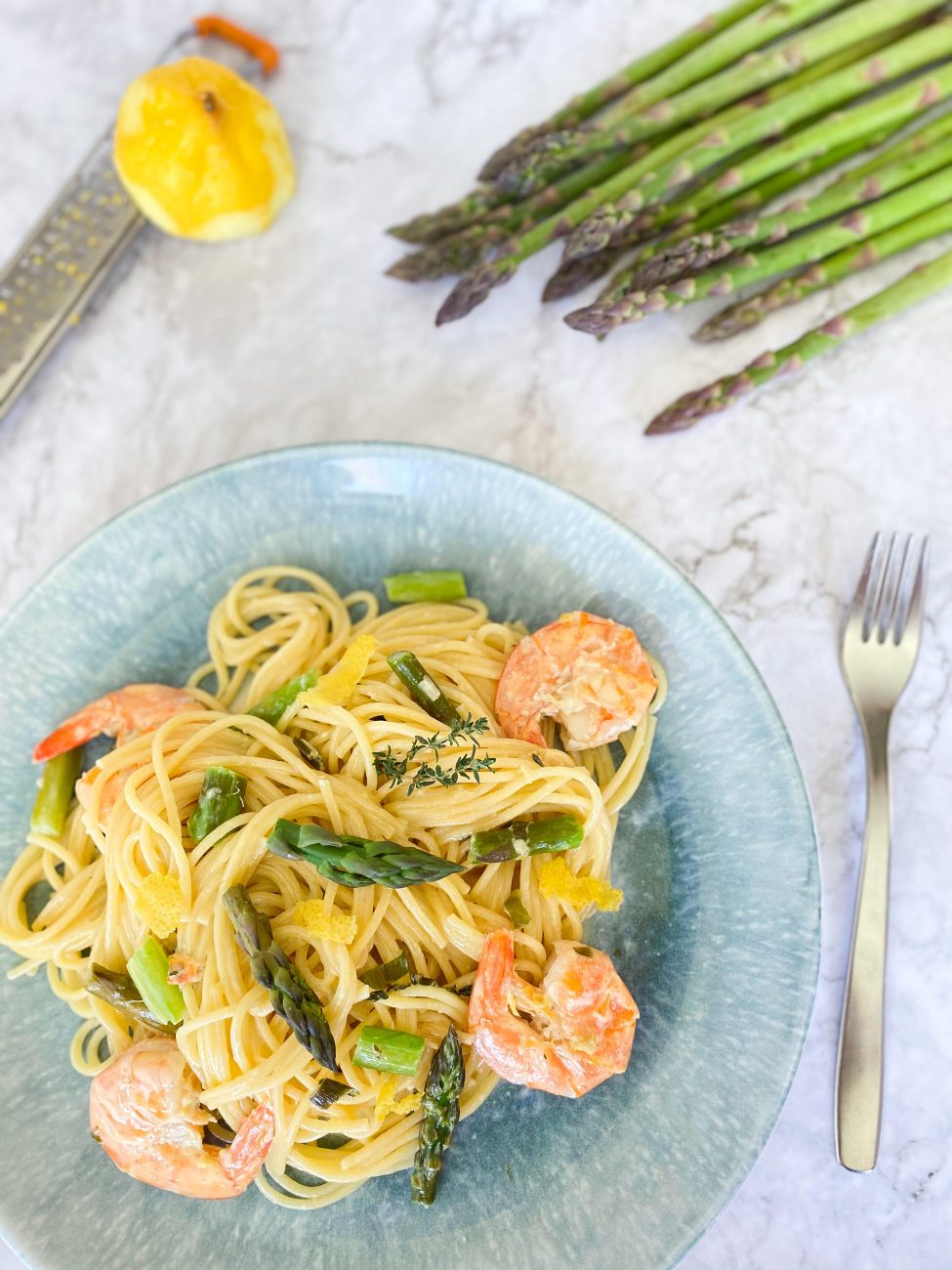 Spaghetti mit grünem Spargel und Garnelen