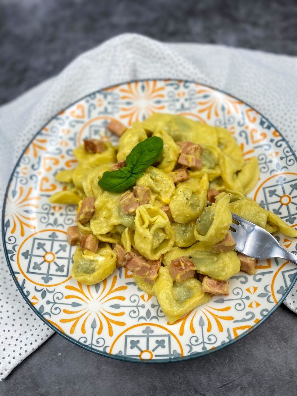 Tortellini Panna e Prosciutto